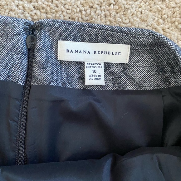 Banana Republic Grey Tweed Wool Blend Pencil Skirt with Bow Detail - Picture 6 of 8